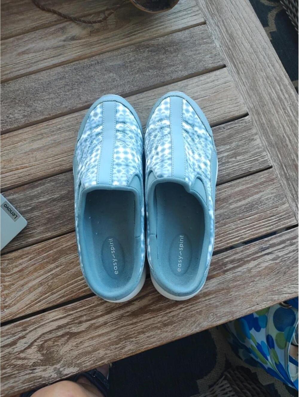 Easy Spirit Women's White and Light Blue Leather Sneakers Size 10M